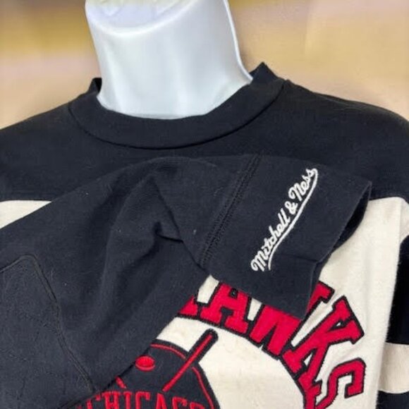 Chicago Blackhawks NHL Mitchell Ness Long Sleeve Shirt Women's Small Embroidered - Picture 3 of 6